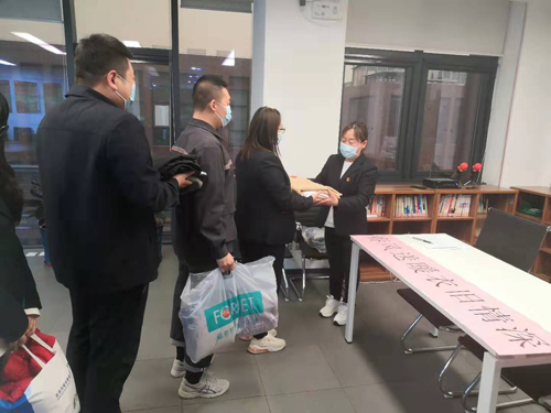 “春風送暖、衣舊情深”路鵬達黨支部活動