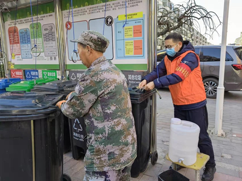 路鵬達黨支部開展黨員服務日