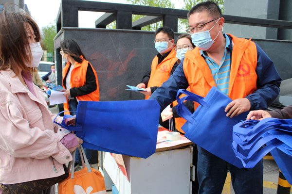 路鵬達黨支部聯合公司安全管理部開展 “國家安全，人人相關”主題黨日活動