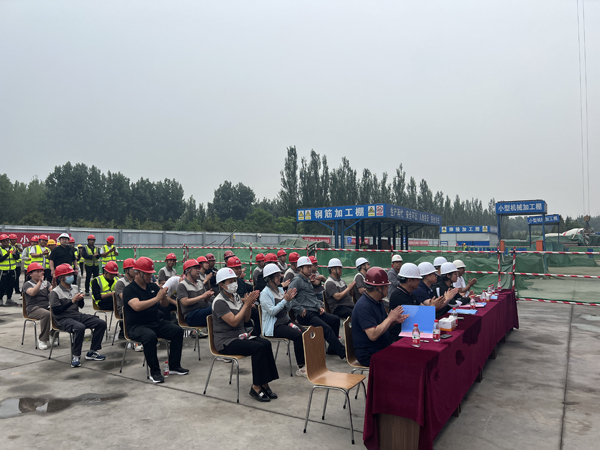 阿蘇衛定向安置房BS-005地塊一標段 首棟主體結構封頂